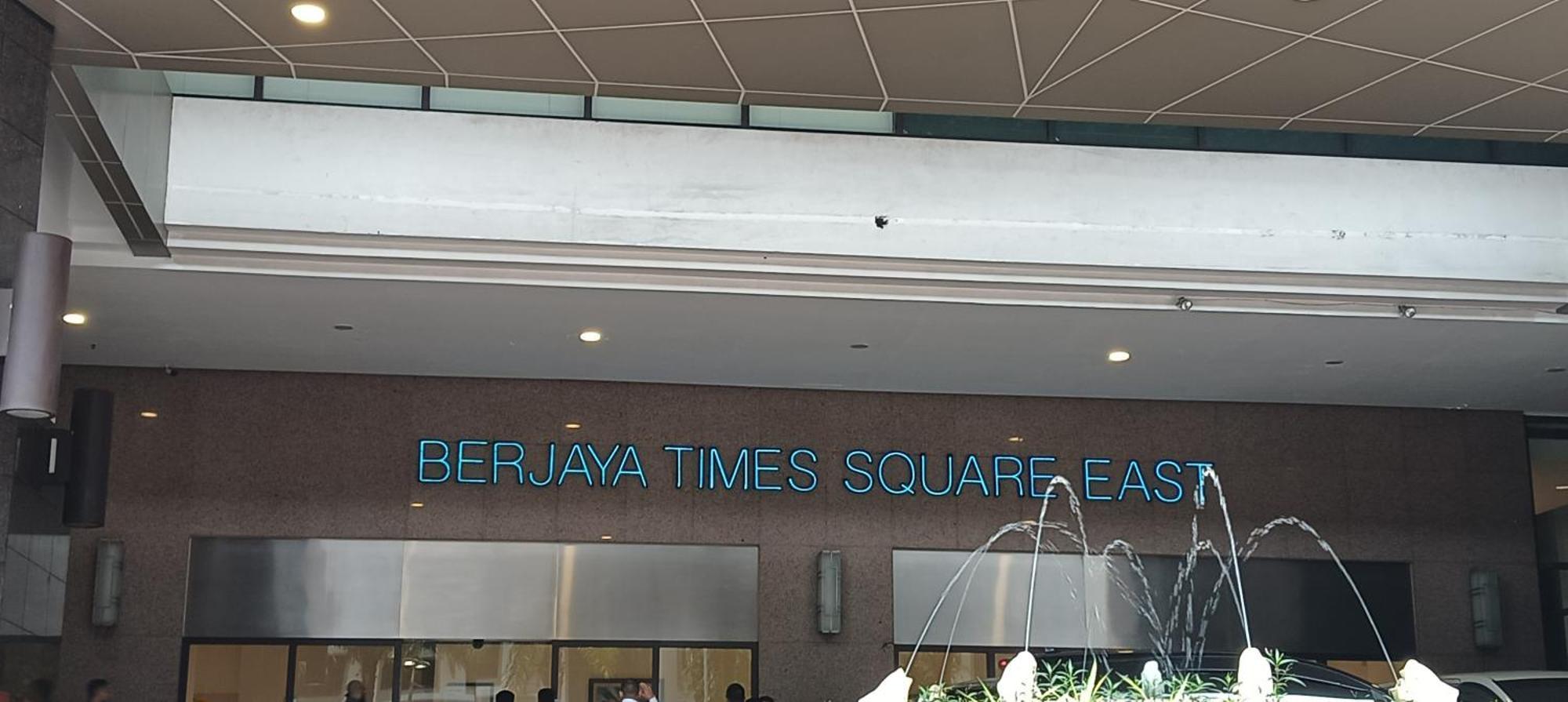 Nexus Service Suite Times Square 쿠알라룸푸르 외부 사진